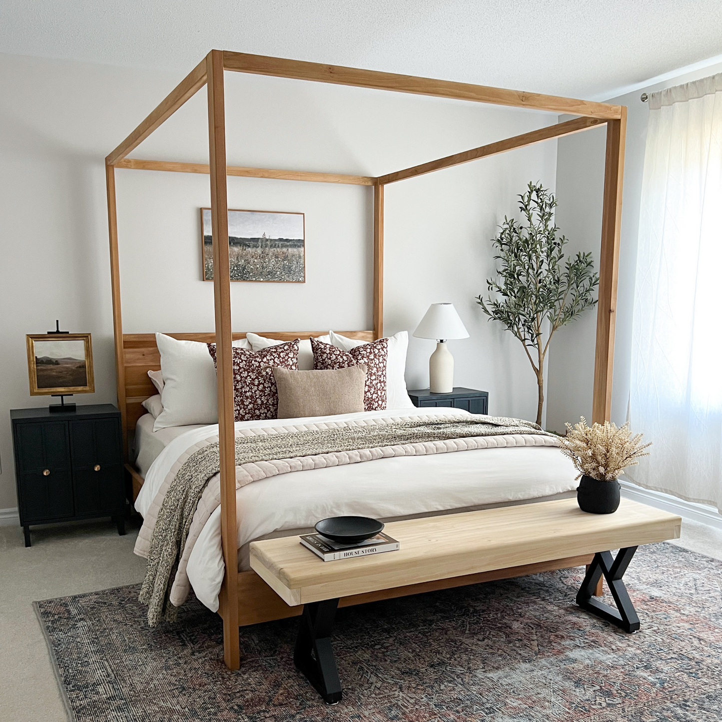 King-canopy-bed-with-bench