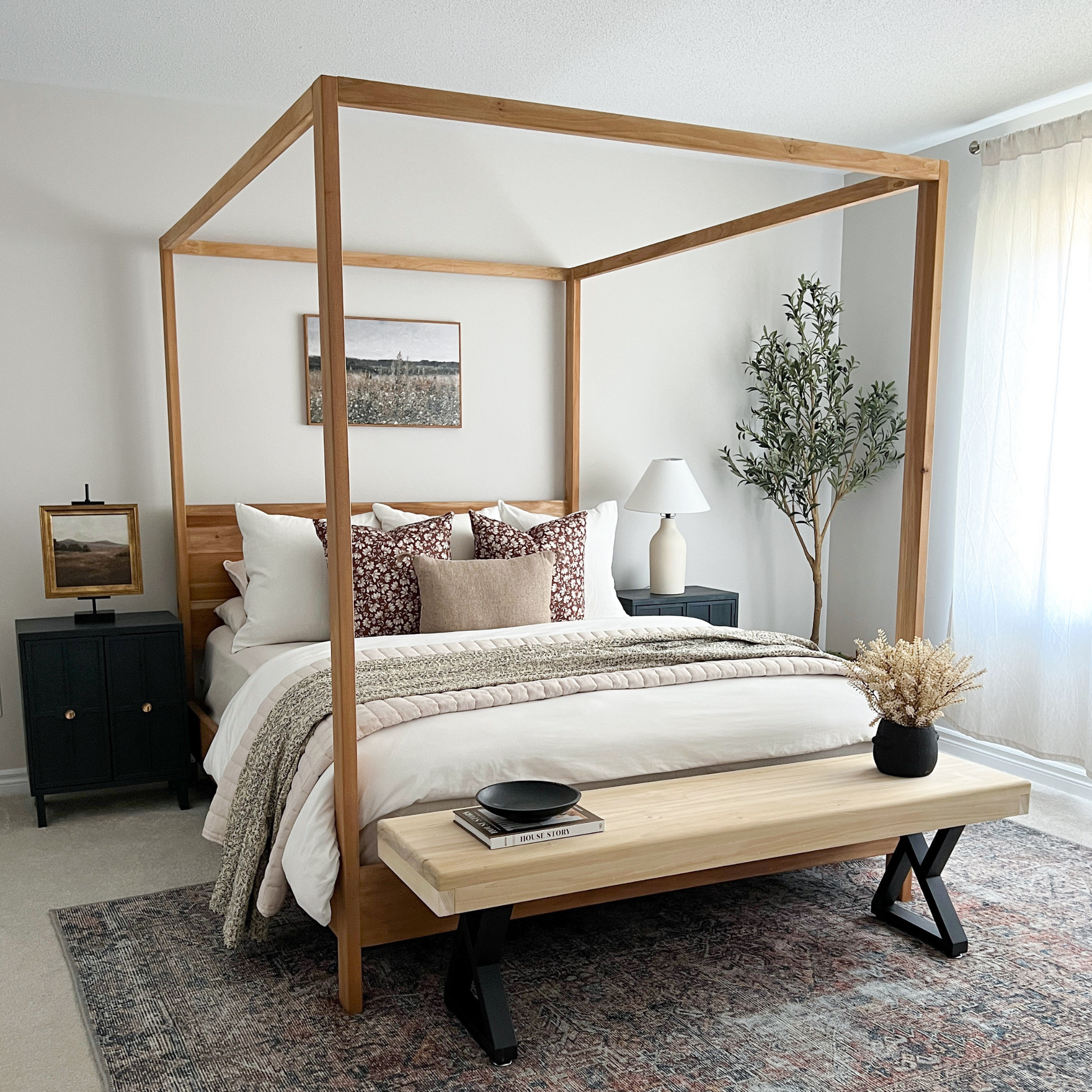 King-canopy-bed-with-bench