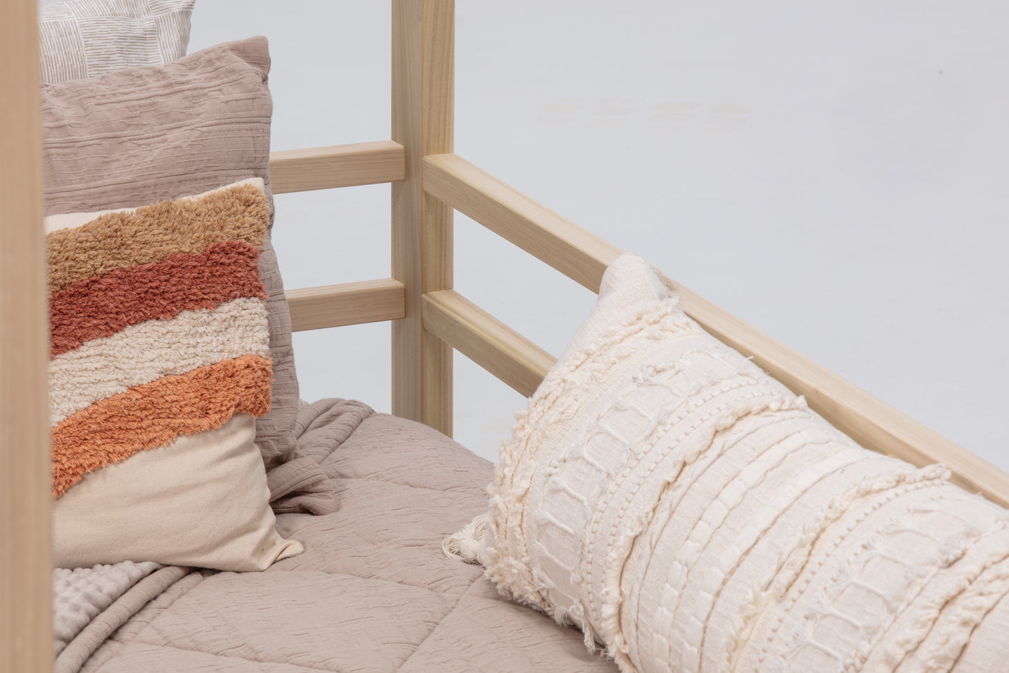 Sierra-house-Bed-twin-detail