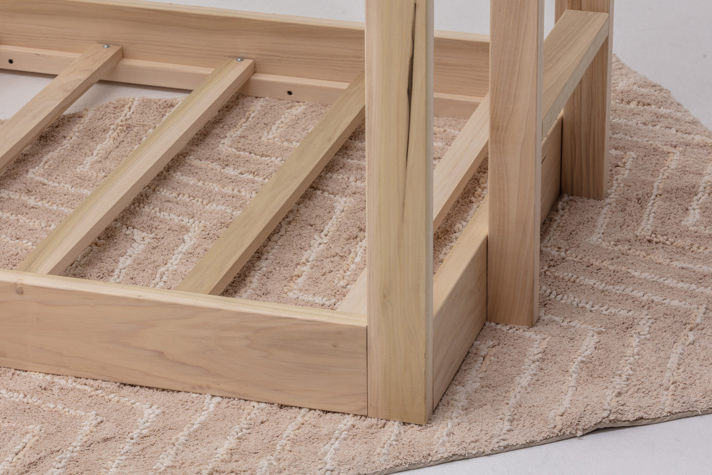 bunk-bed-detail-solid-wood