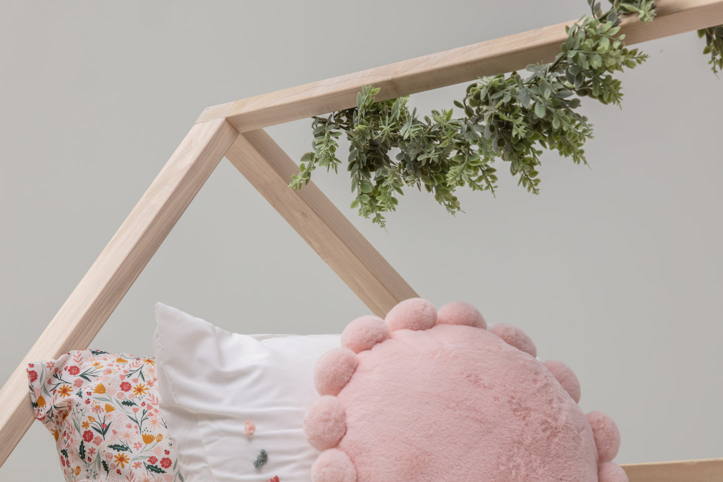 bunk-bed-detail-top-rail-solid-wood