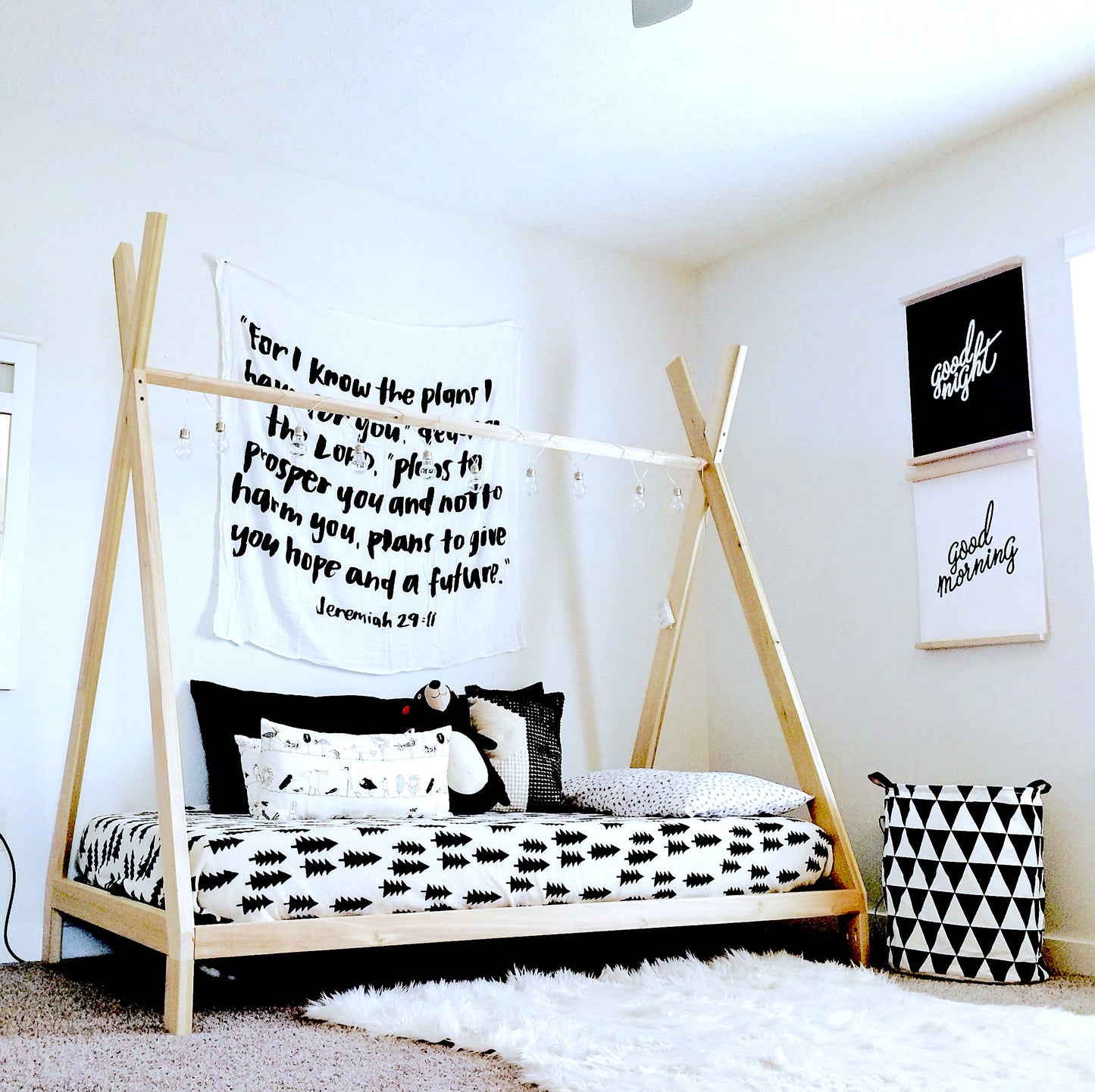 glacier-teepee-bed-solid-wood-lifestyle-3