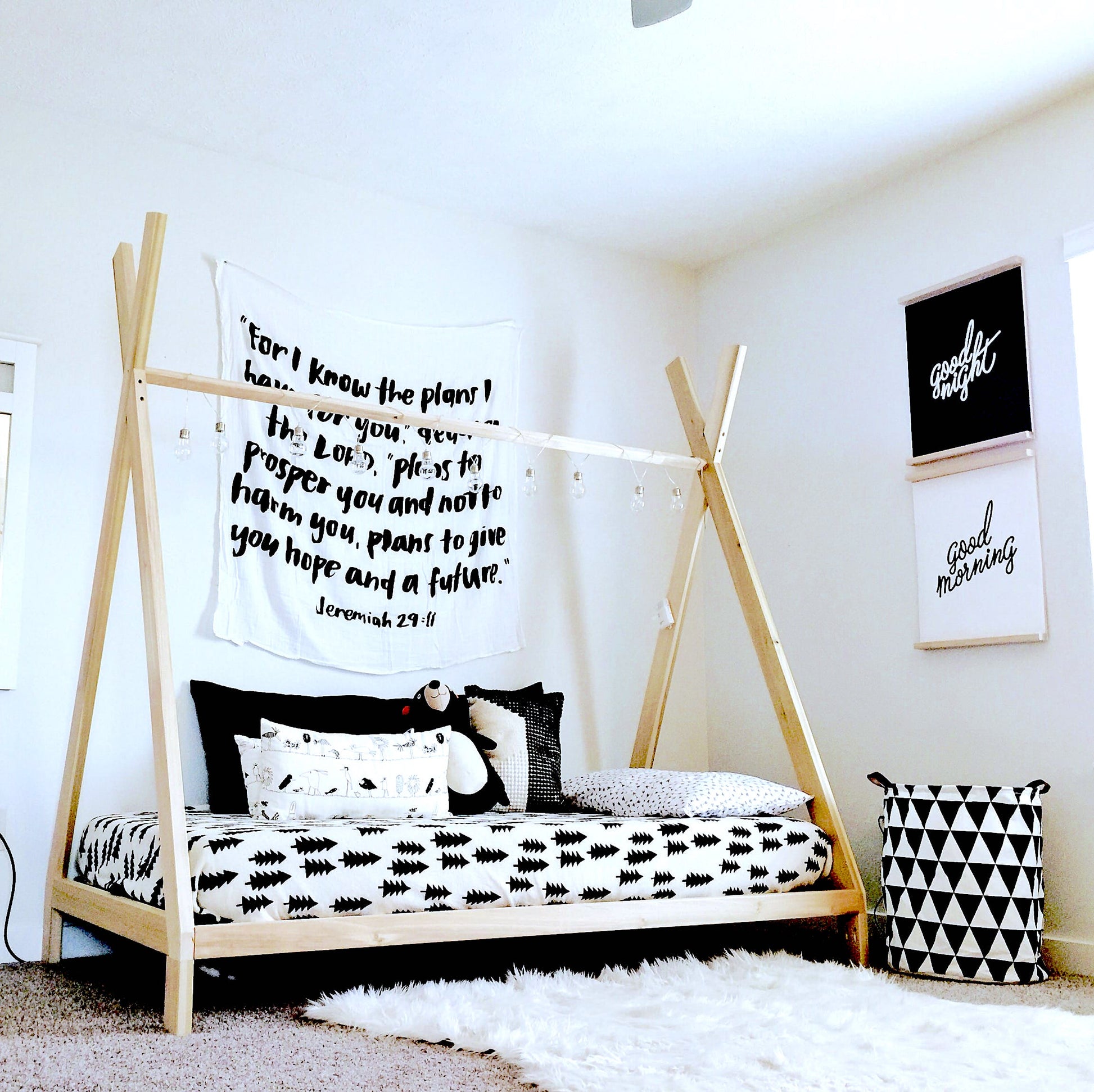 glacier-teepee-bed-solid-wood-lifestyle-3