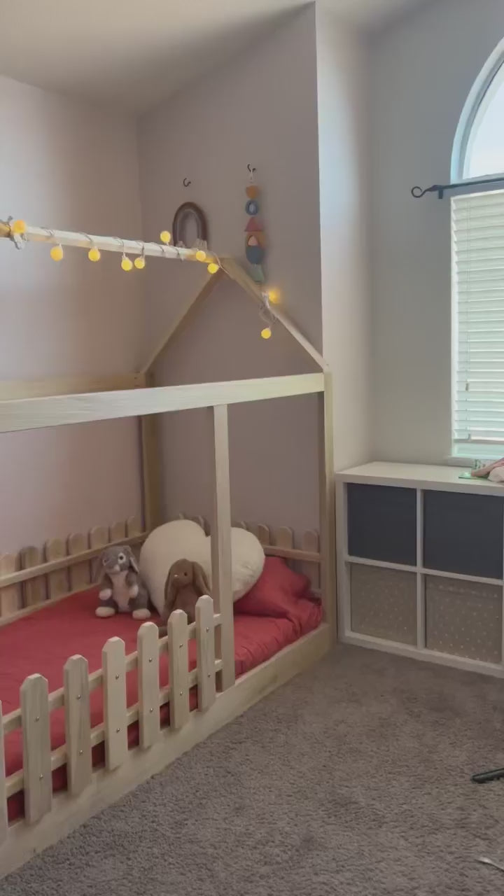 picket-fence-house-bed-video-lights