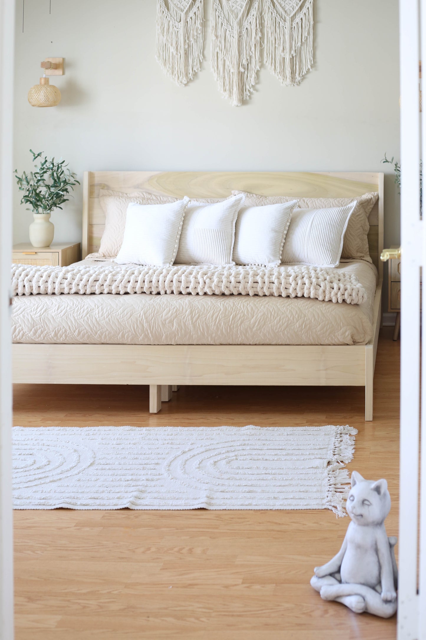 solid-wood-platform-bed-emma-wide
