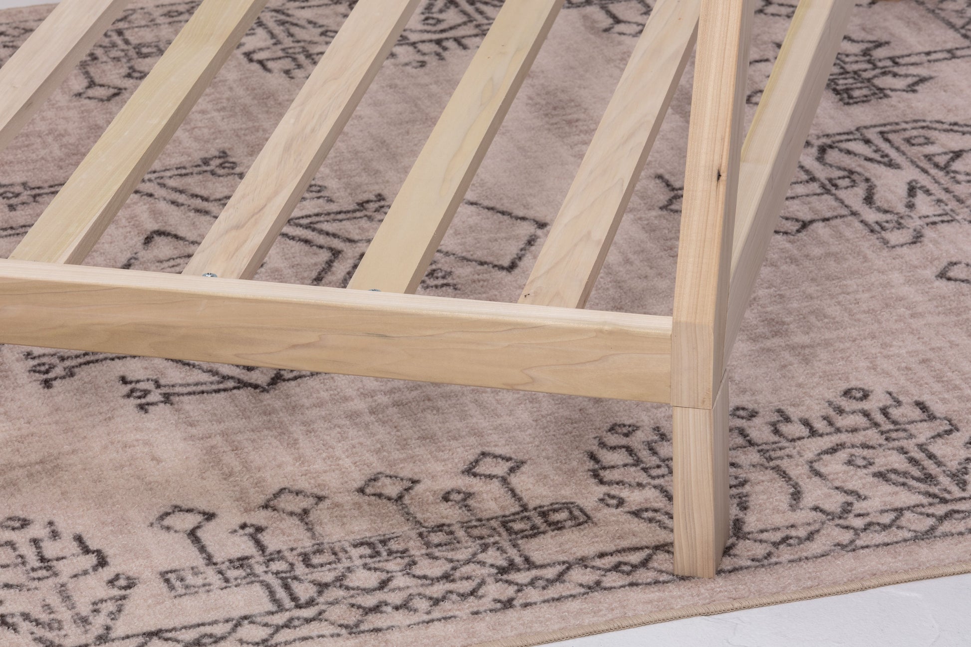 teepee-bed-solid-wood-detail